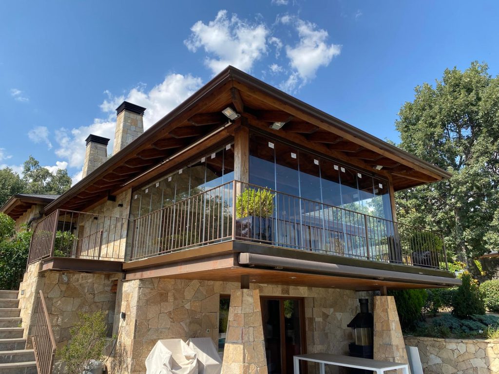 Cerramiento de mirador en Chalet 1