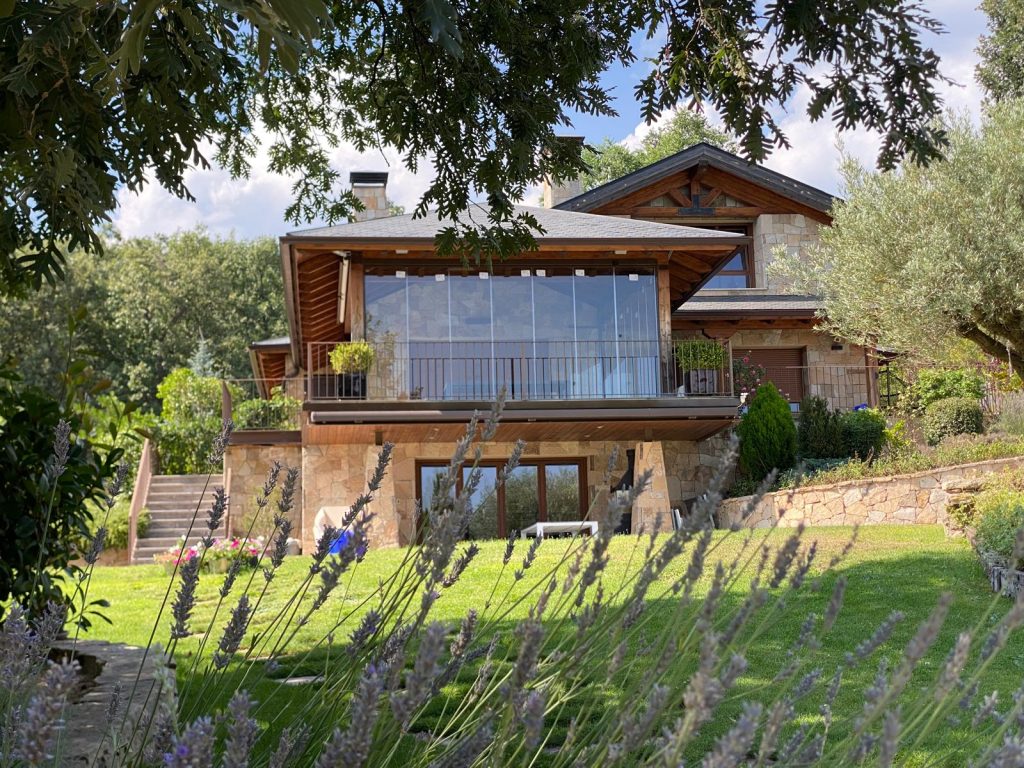 Cerramiento de mirador en Chalet 5