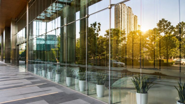 qué cristal elegir para un cerramiento